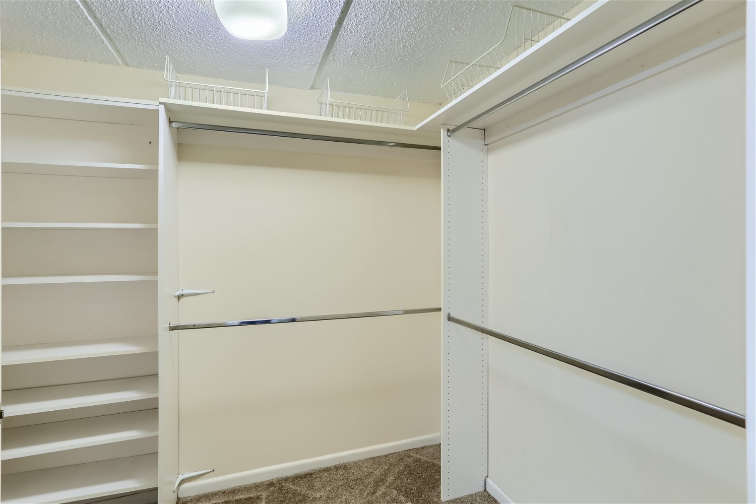 1450 Plymouth Lane Unit: 415
