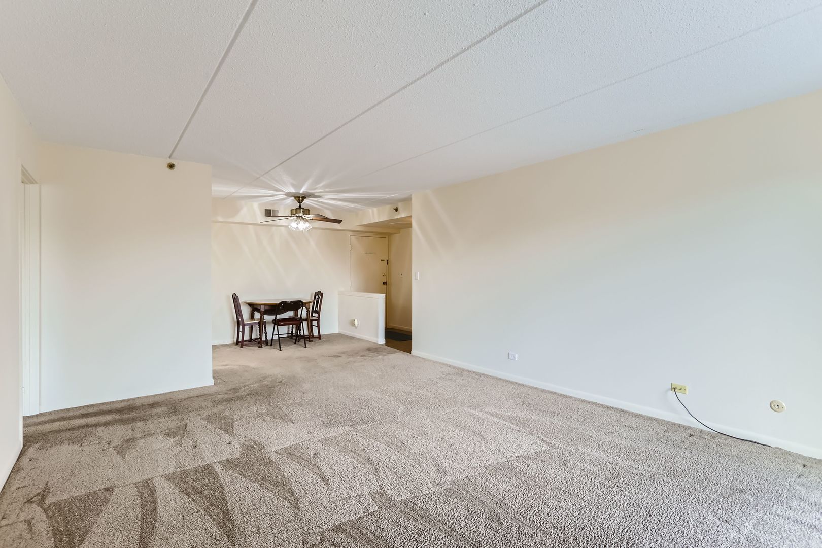 1450 Plymouth Lane Unit: 415