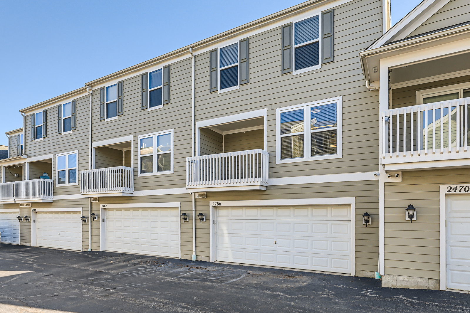 2466 Anna Way