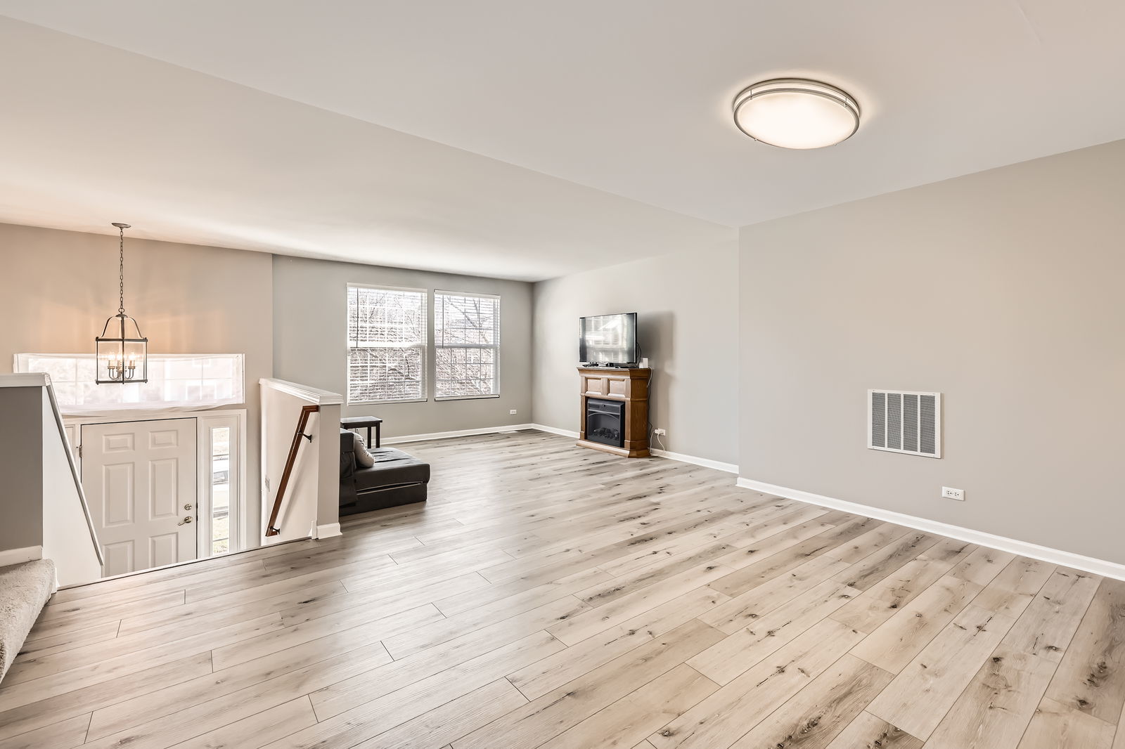 2466 Anna Way