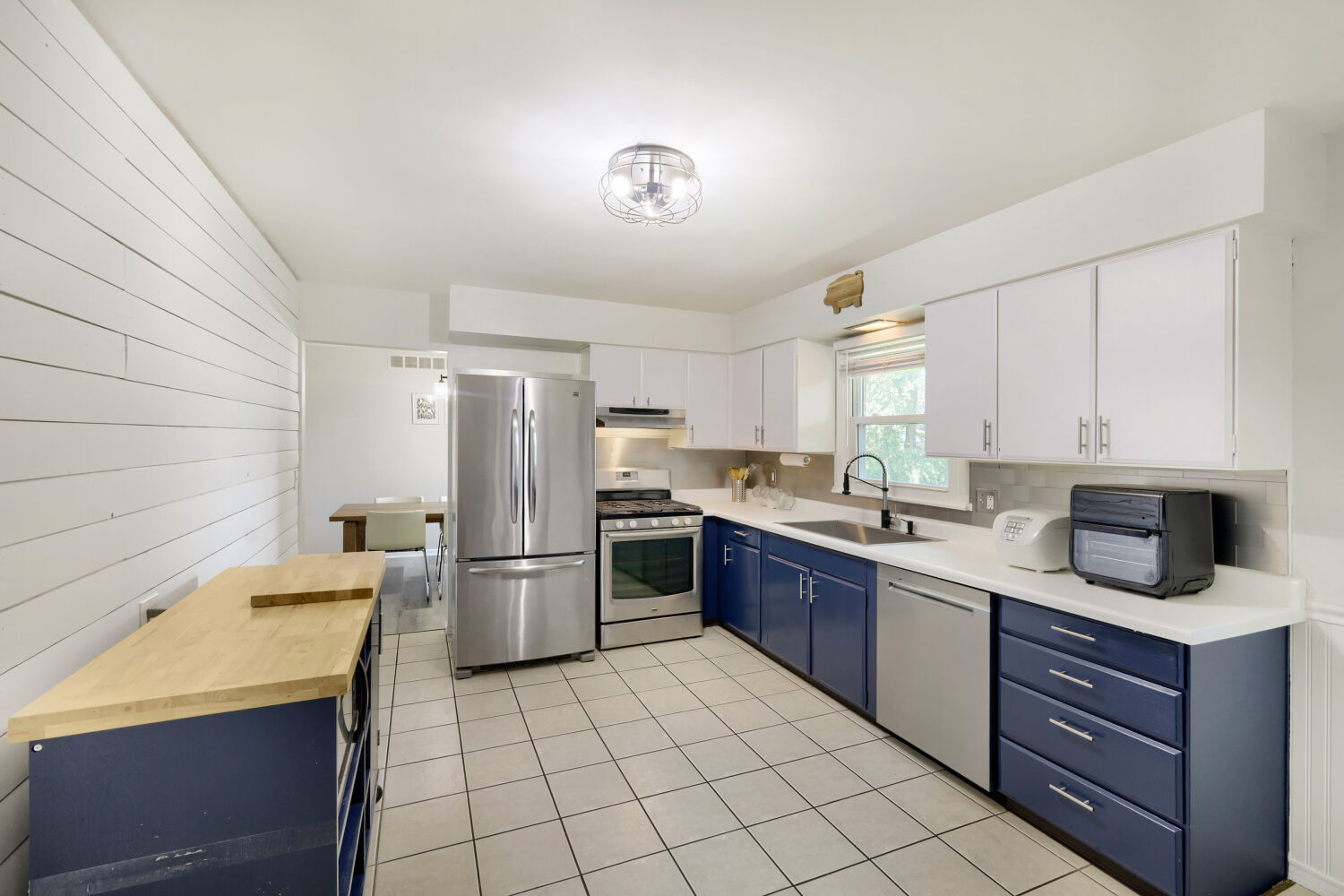 1434 Maple Lane