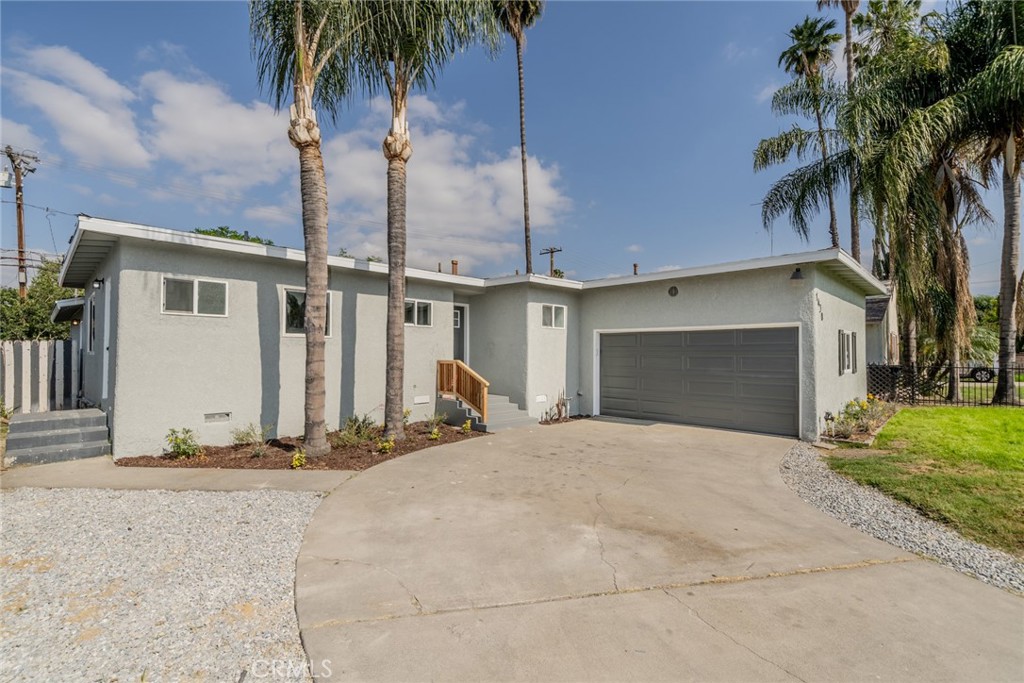 1430 Pepper Tree Lane