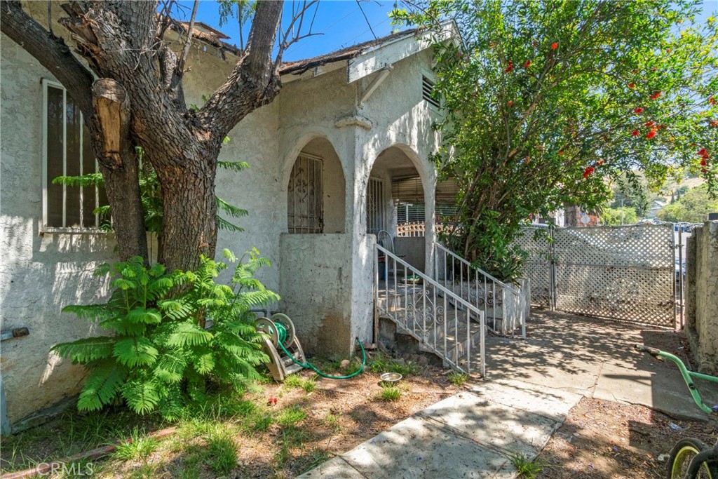 2697 Merced Street