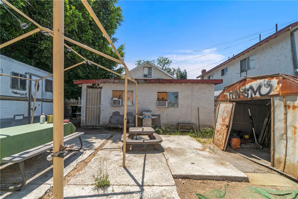 2697 Merced Street