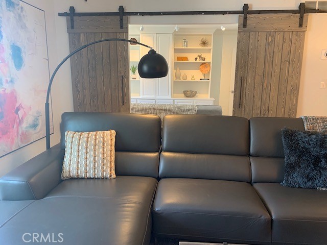 600 W 9th 906