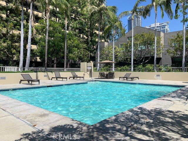 600 W 9th 906