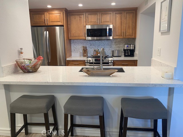 600 W 9th 906