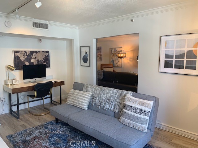 600 W 9th 906
