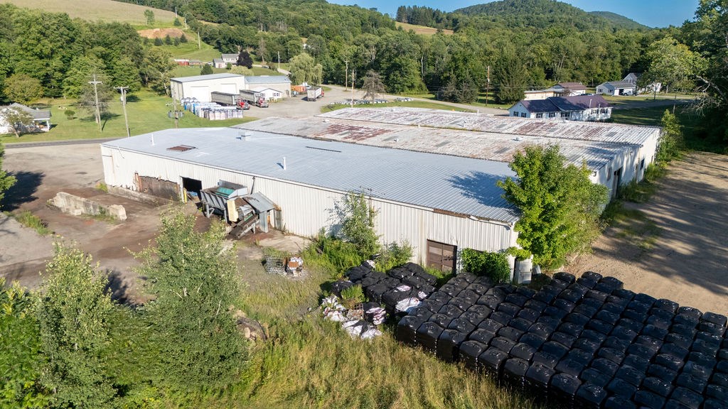 189 Commercial St