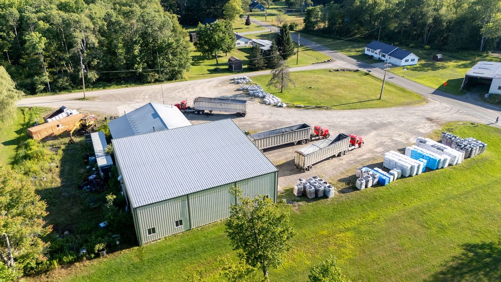 189 Commercial St