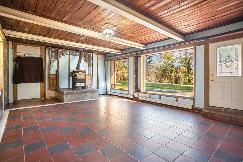 8269 Coryland Rd, Gillett