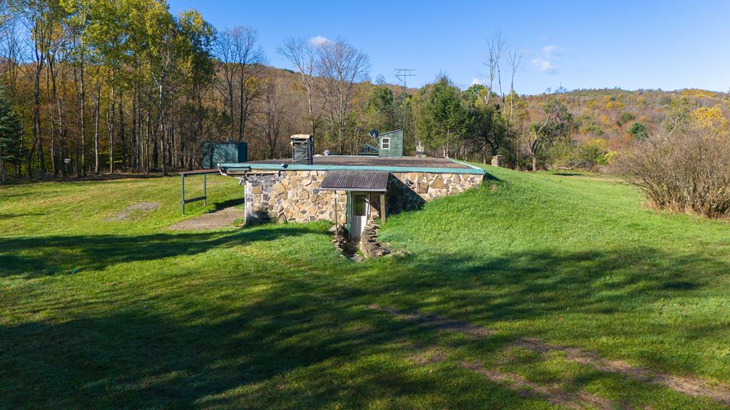 8269 Coryland Rd, Gillett