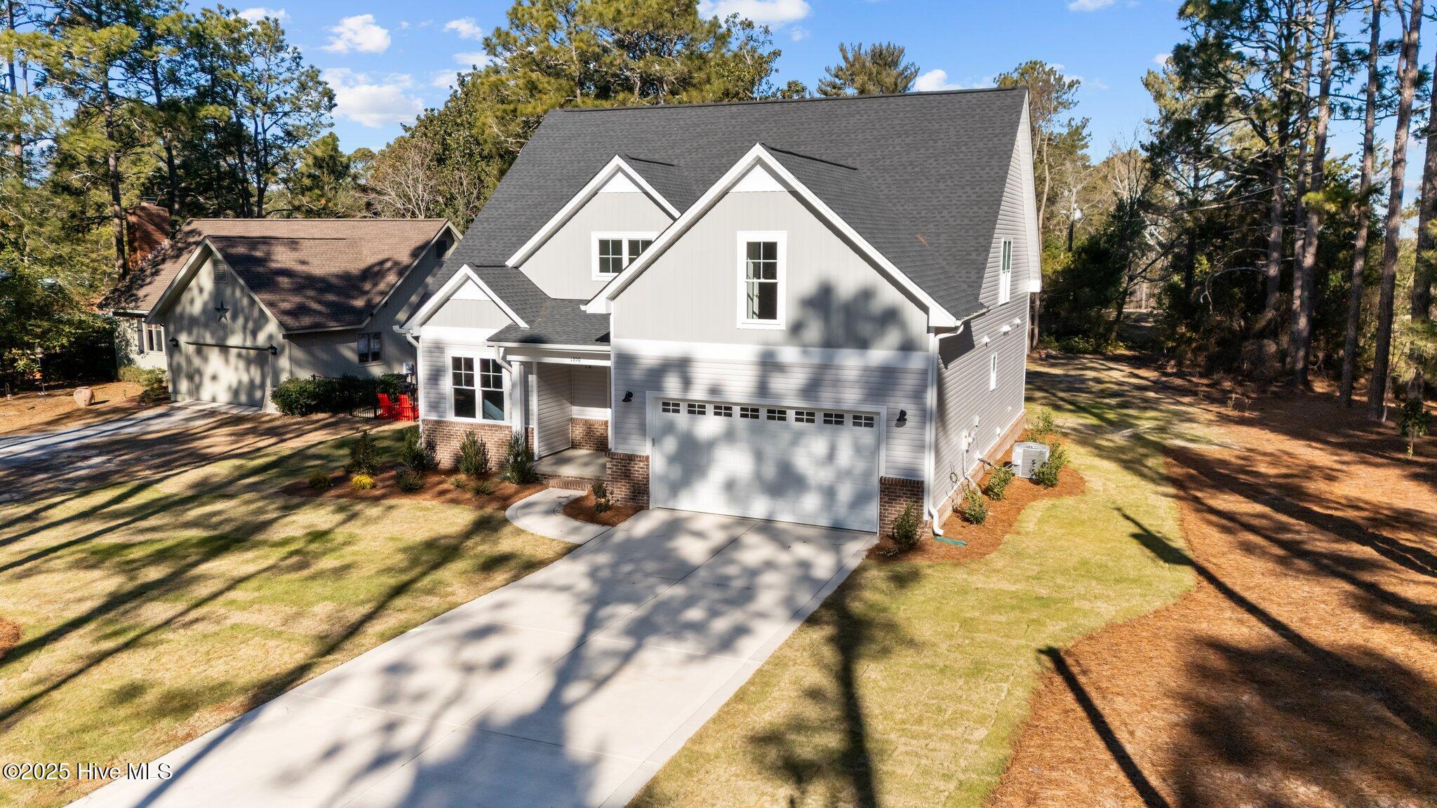 1350 Valley View Road