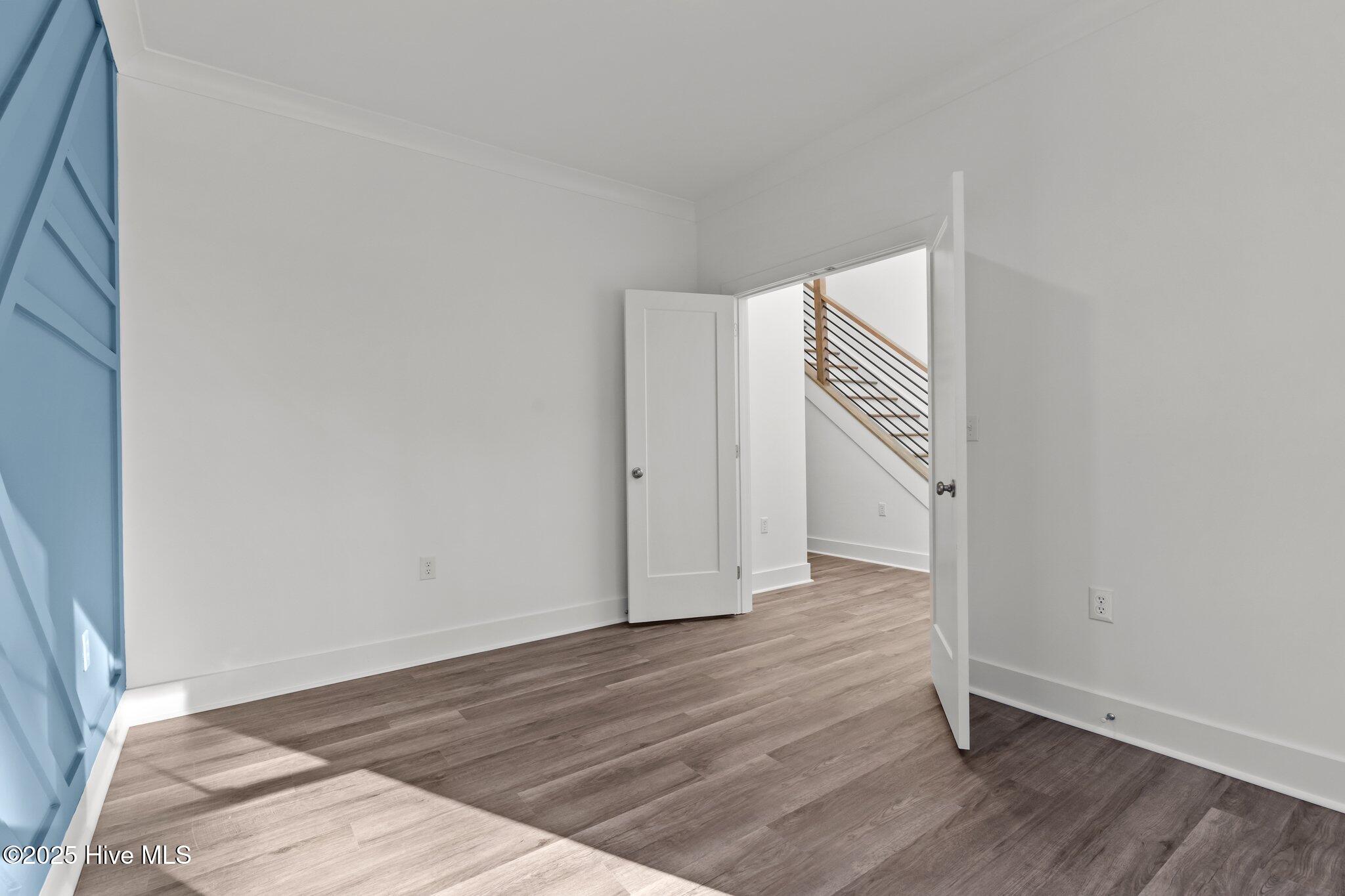 1350 Valley View Road