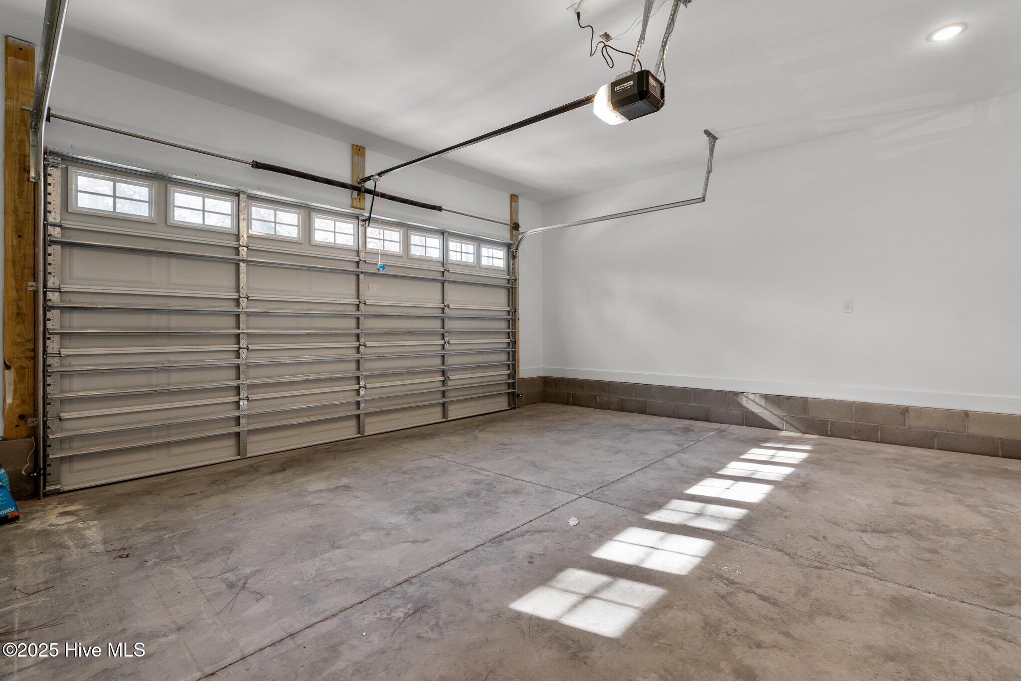 1350 Valley View Road