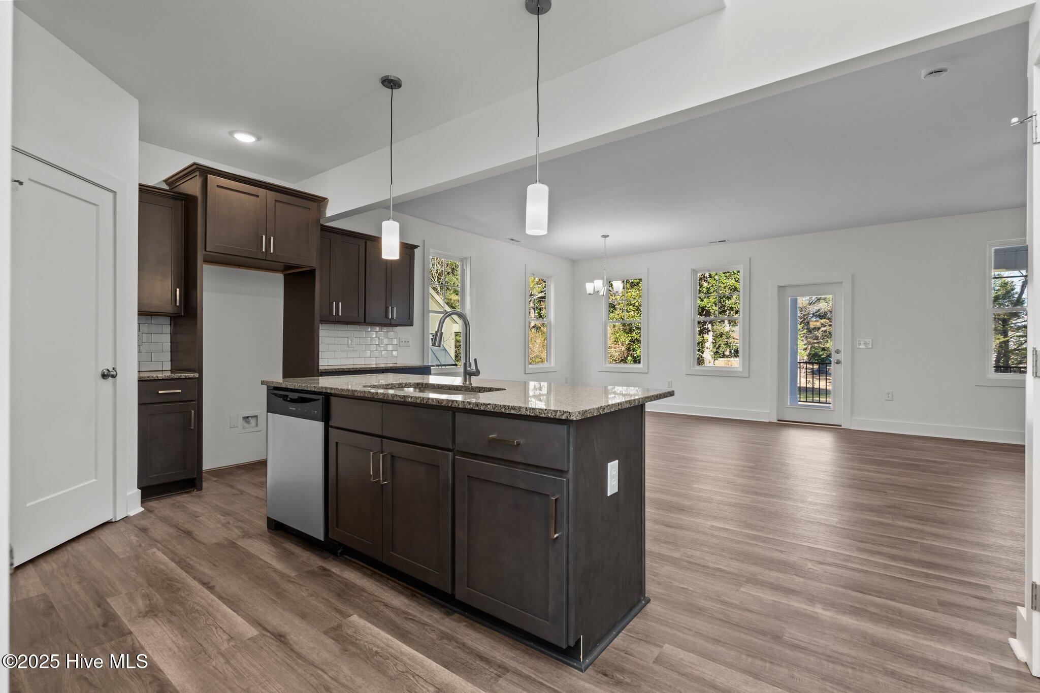 1350 Valley View Road