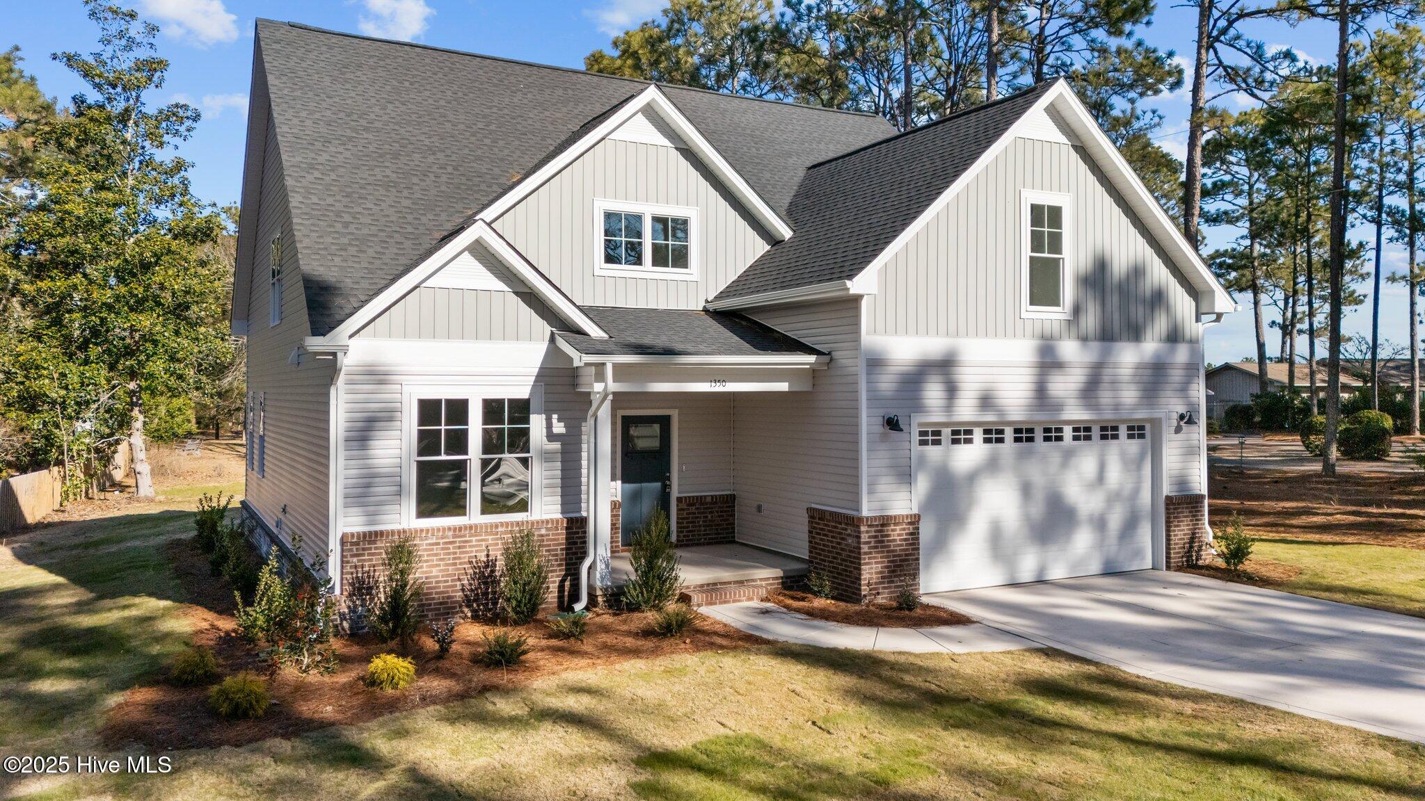 1350 Valley View Road