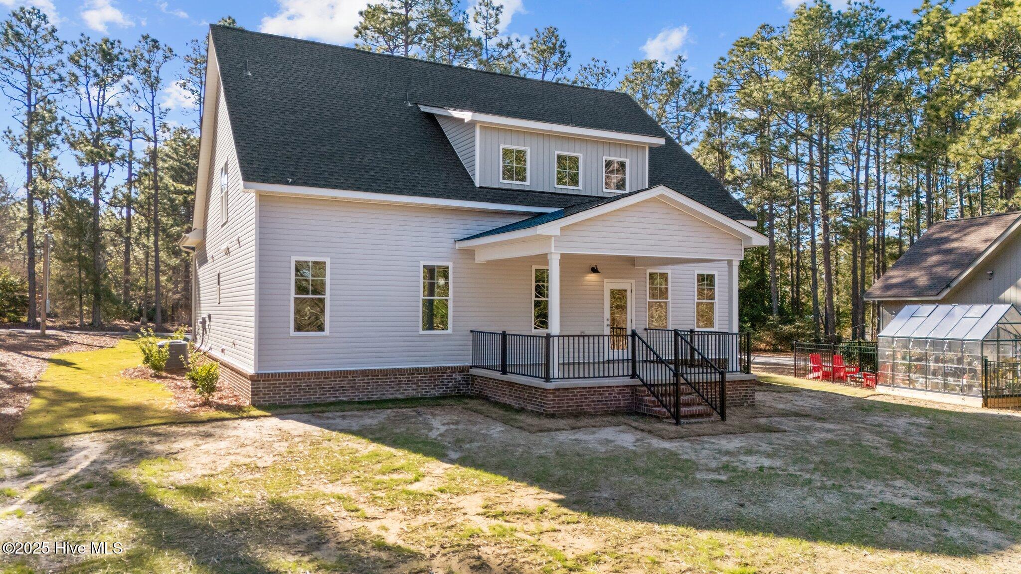 1350 Valley View Road