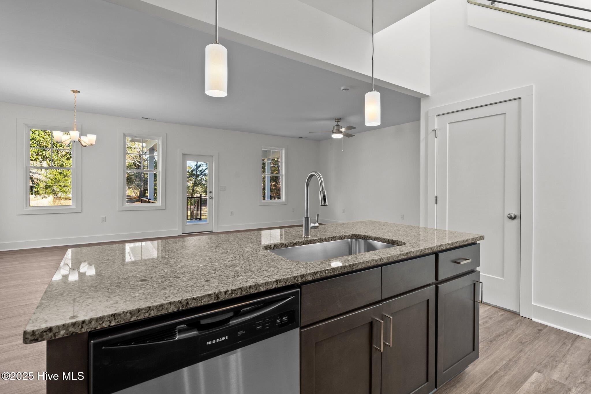 1350 Valley View Road