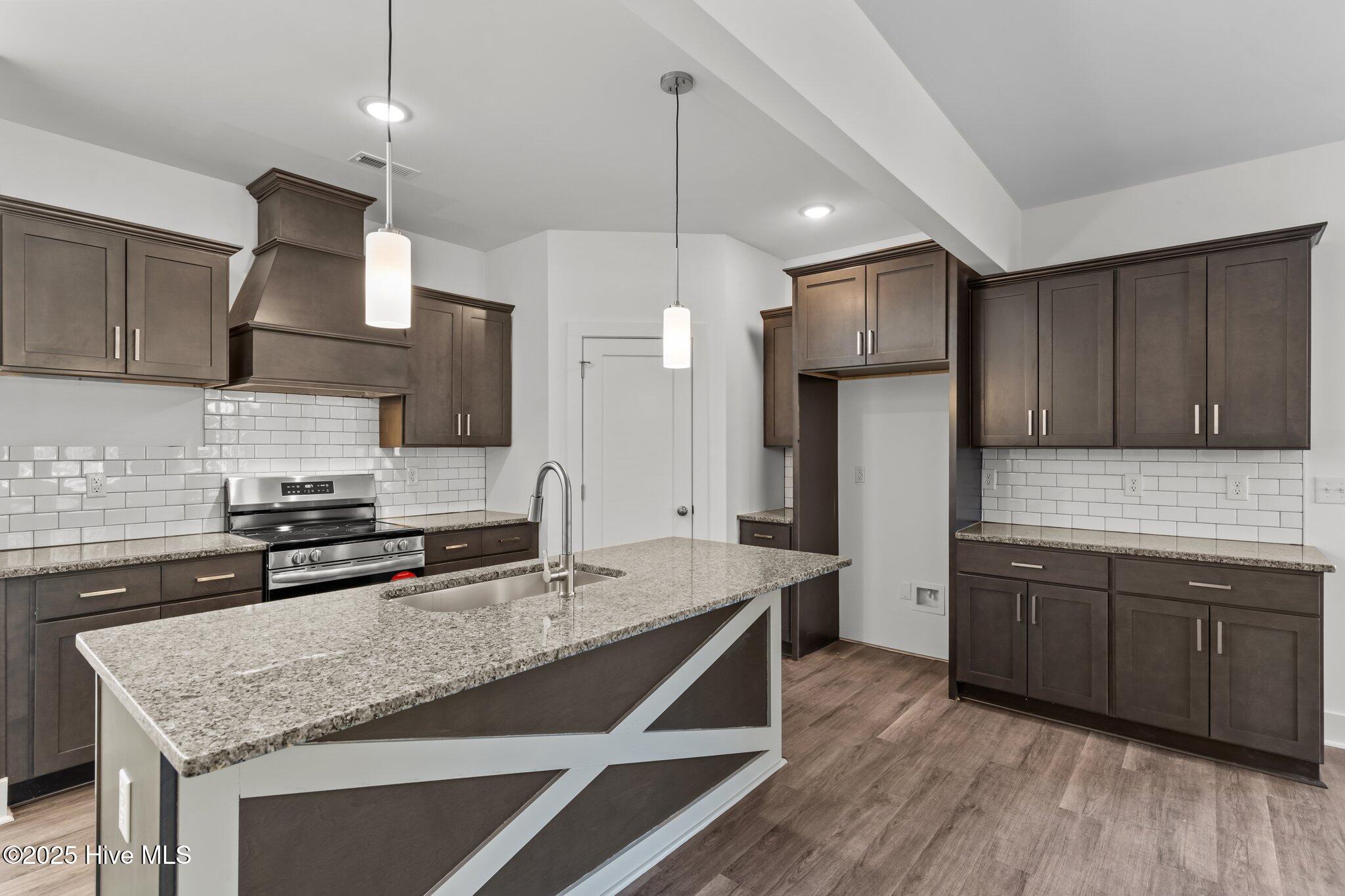 1350 Valley View Road