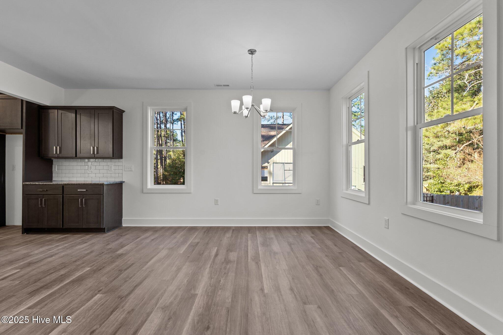 1350 Valley View Road