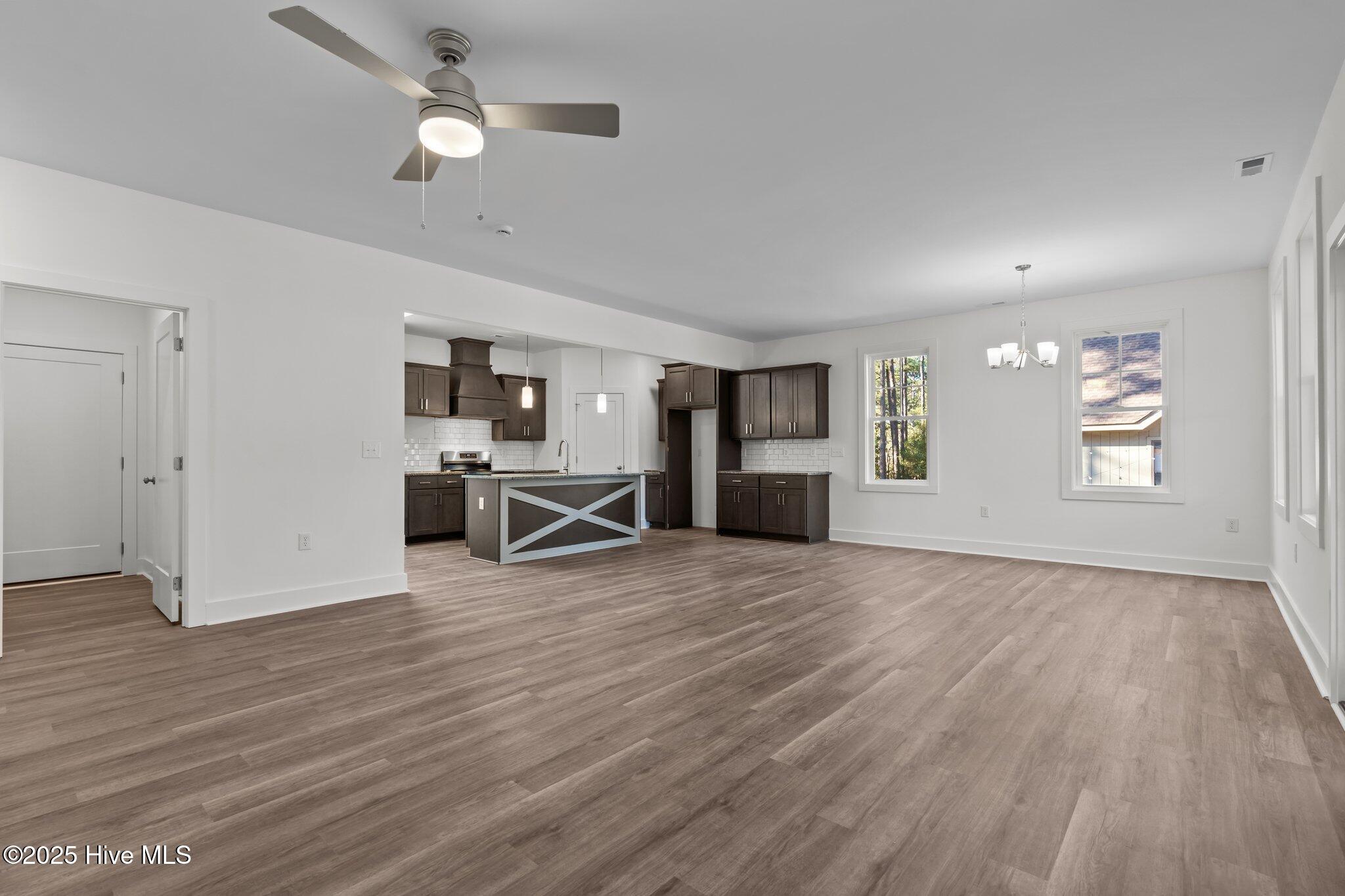 1350 Valley View Road