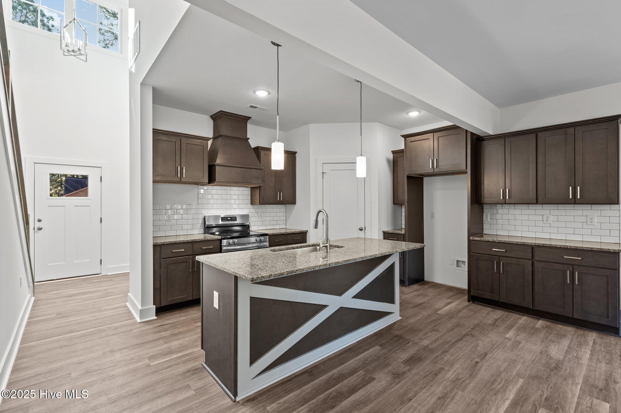 1350 Valley View Road