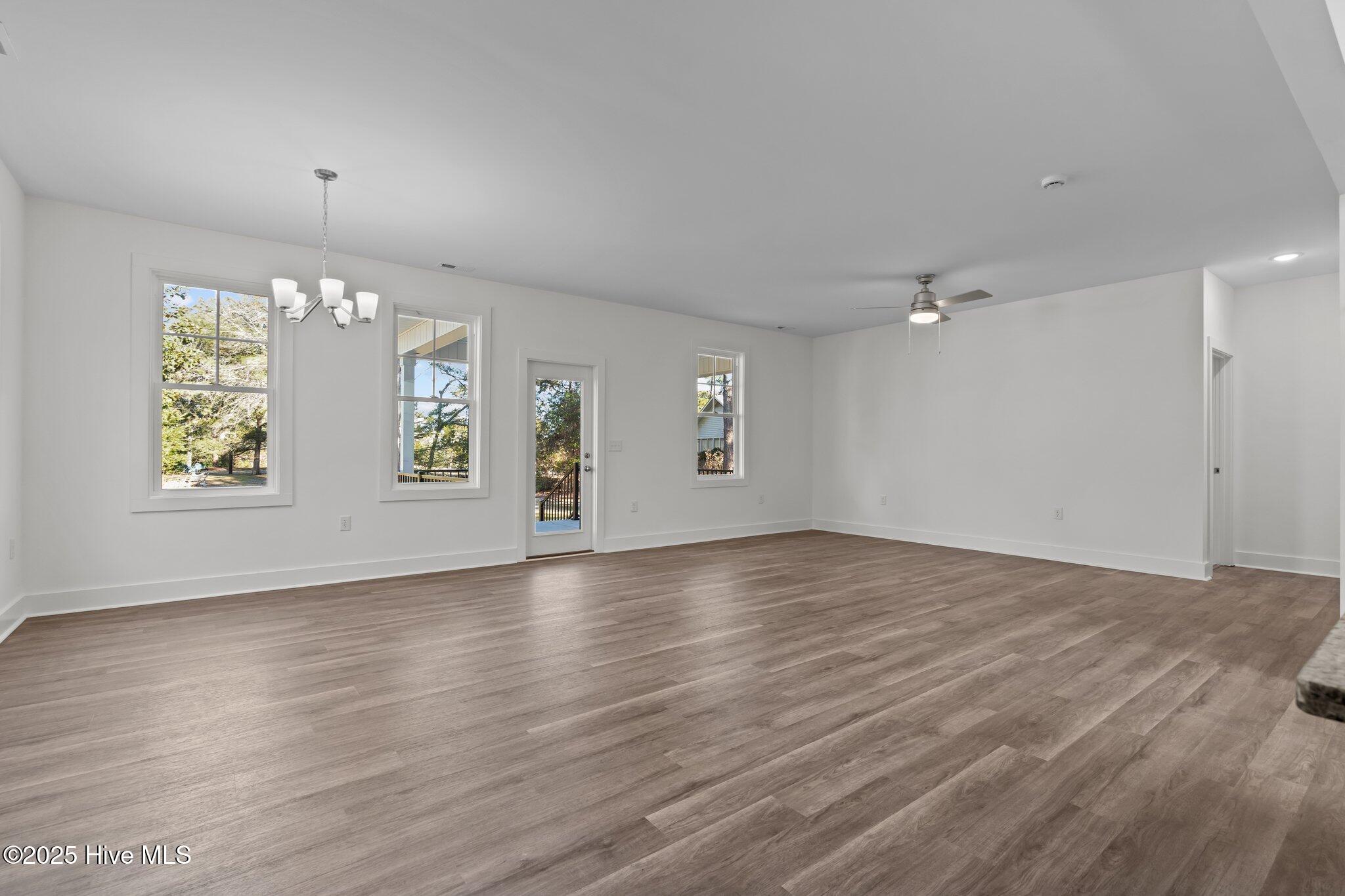 1350 Valley View Road