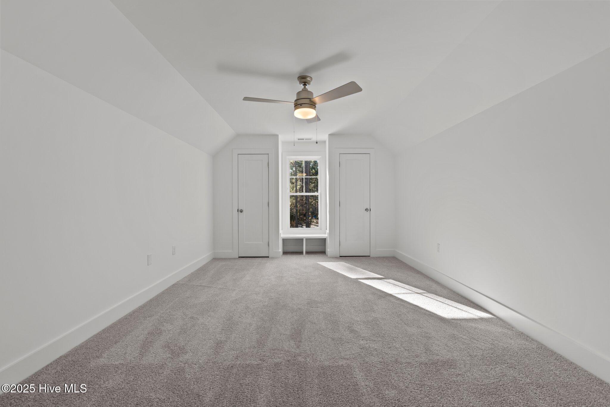 1350 Valley View Road