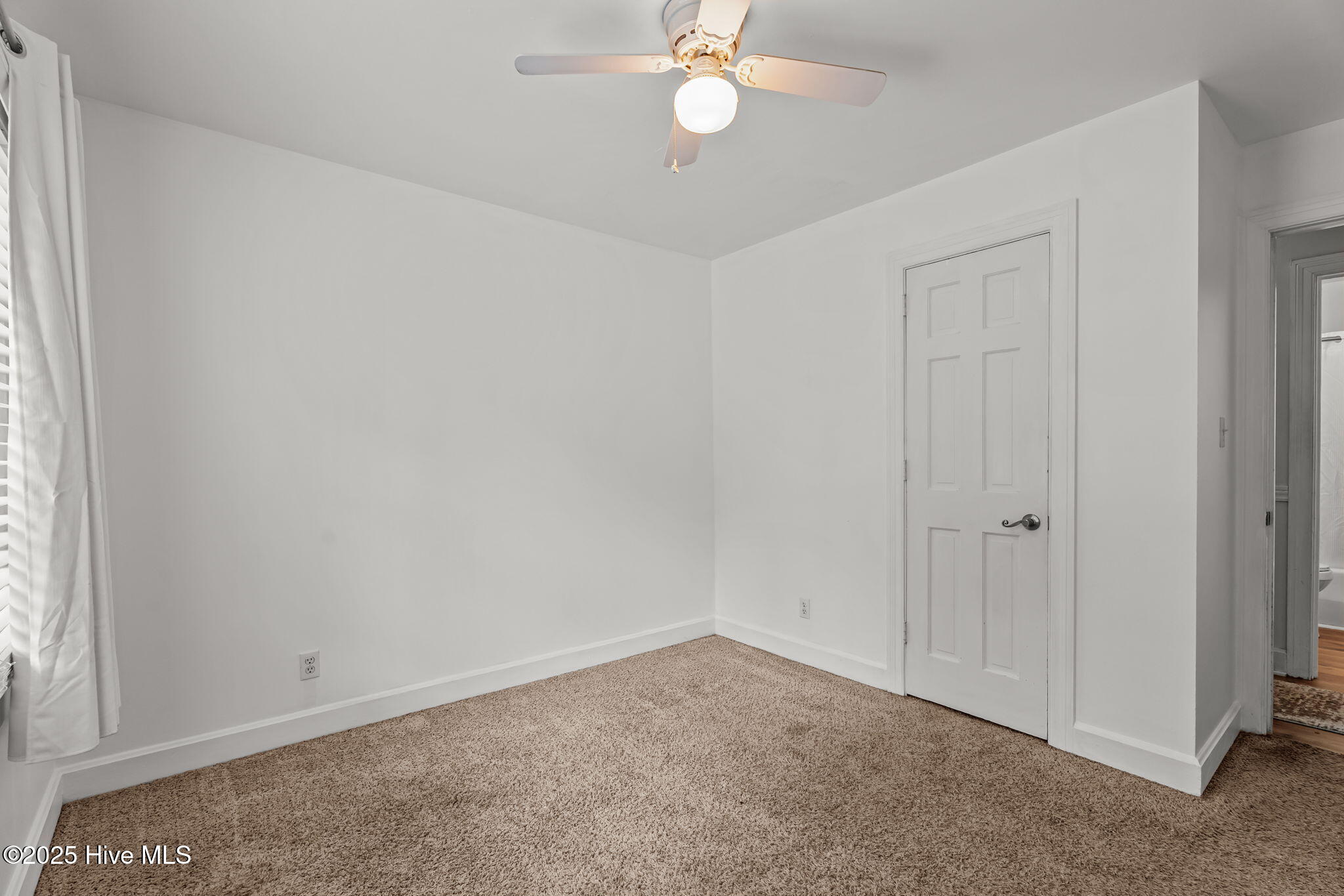 1404 Knollwood Drive NW