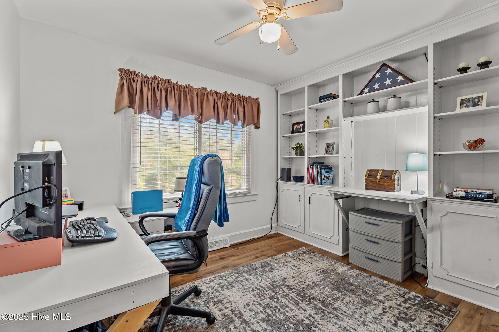 1404 Knollwood Drive NW