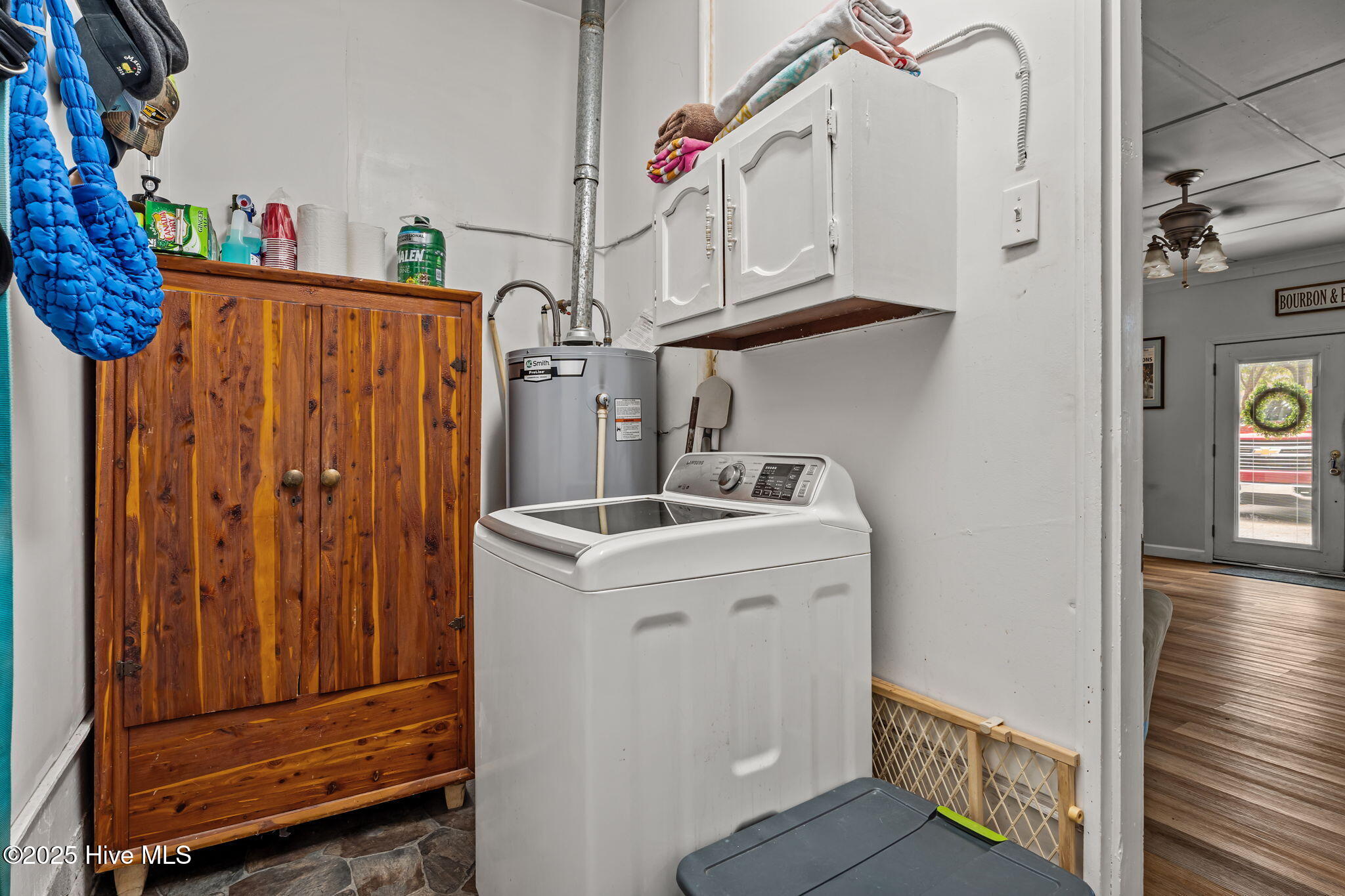 1404 Knollwood Drive NW