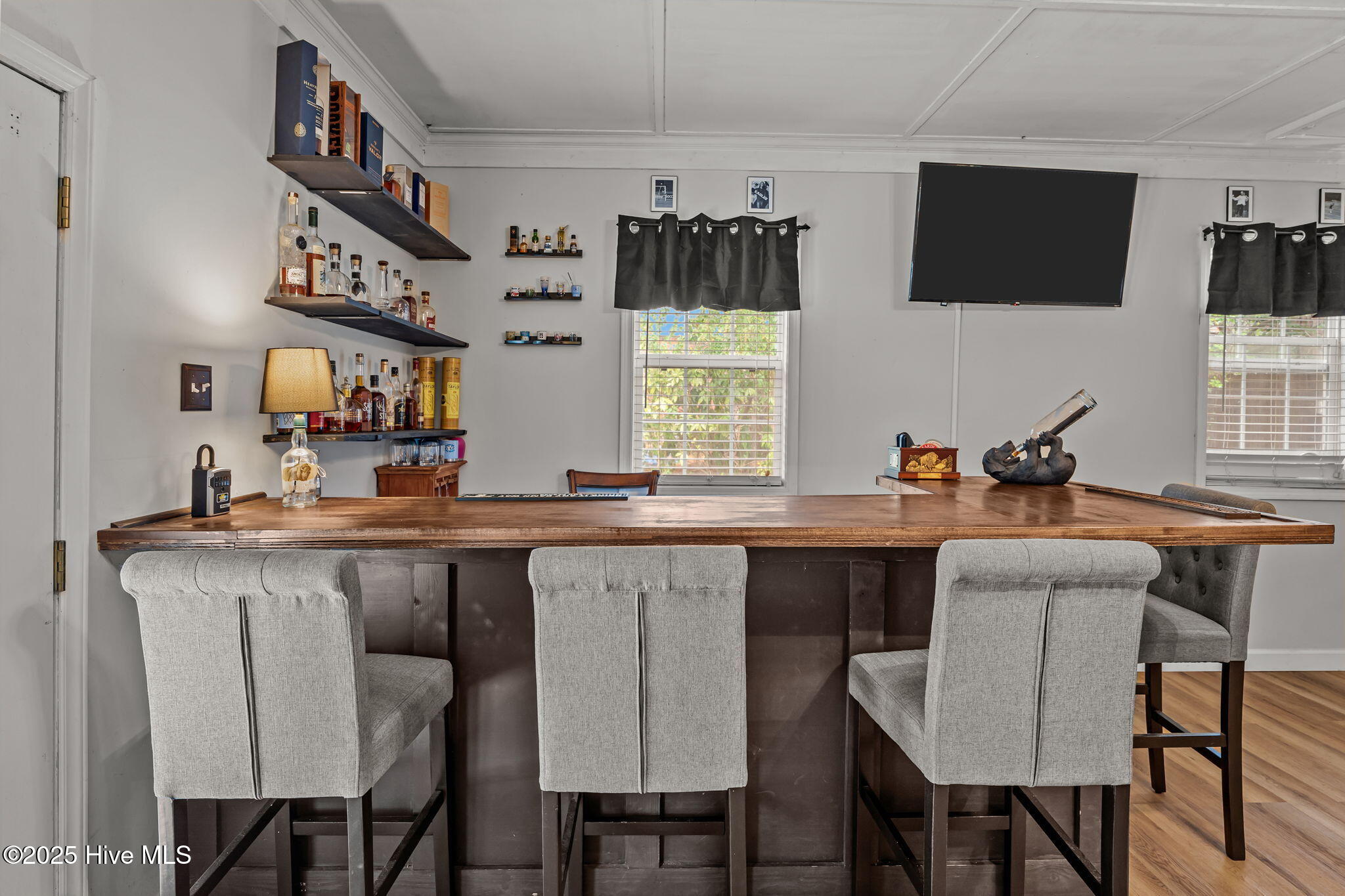 1404 Knollwood Drive NW