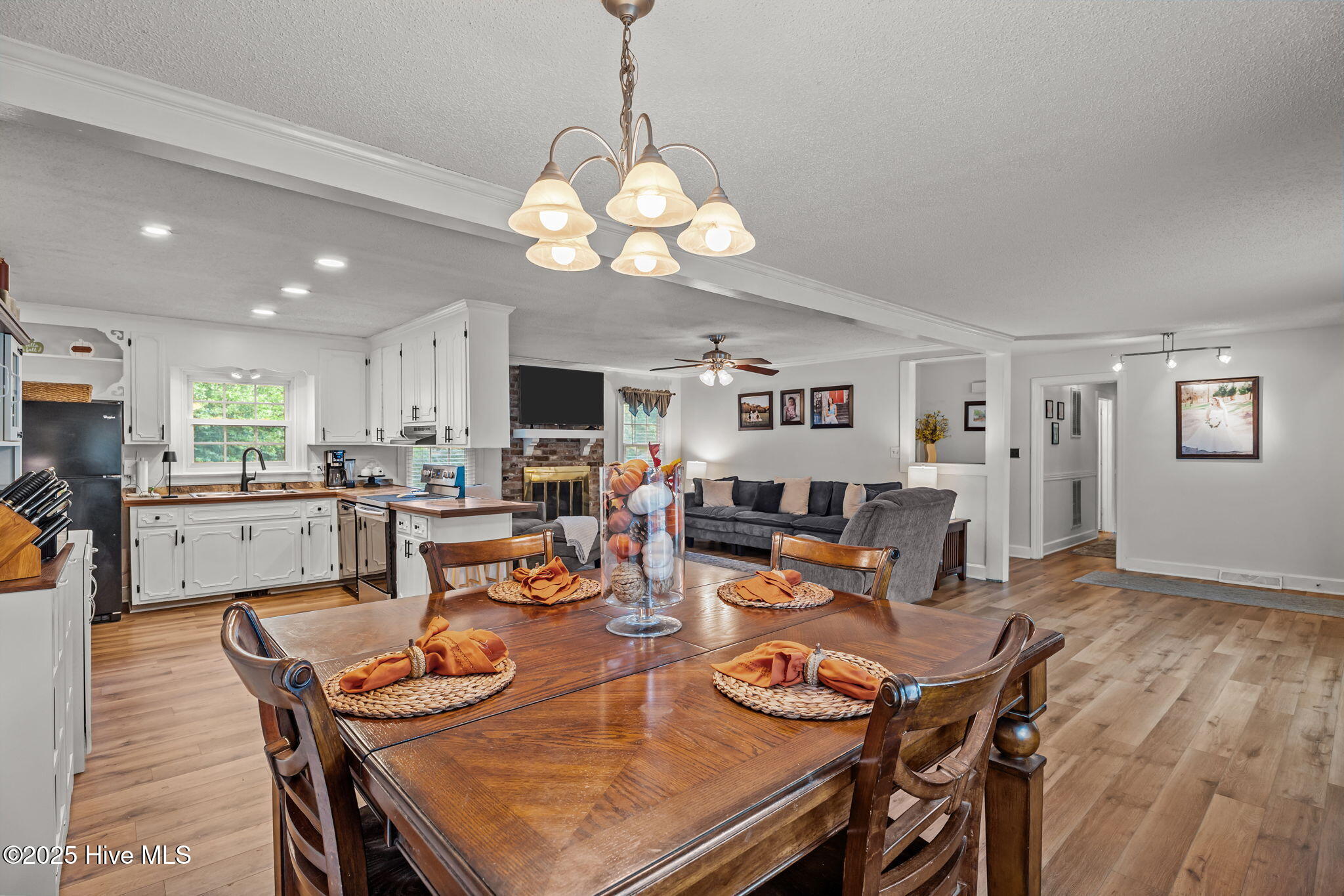 1404 Knollwood Drive NW