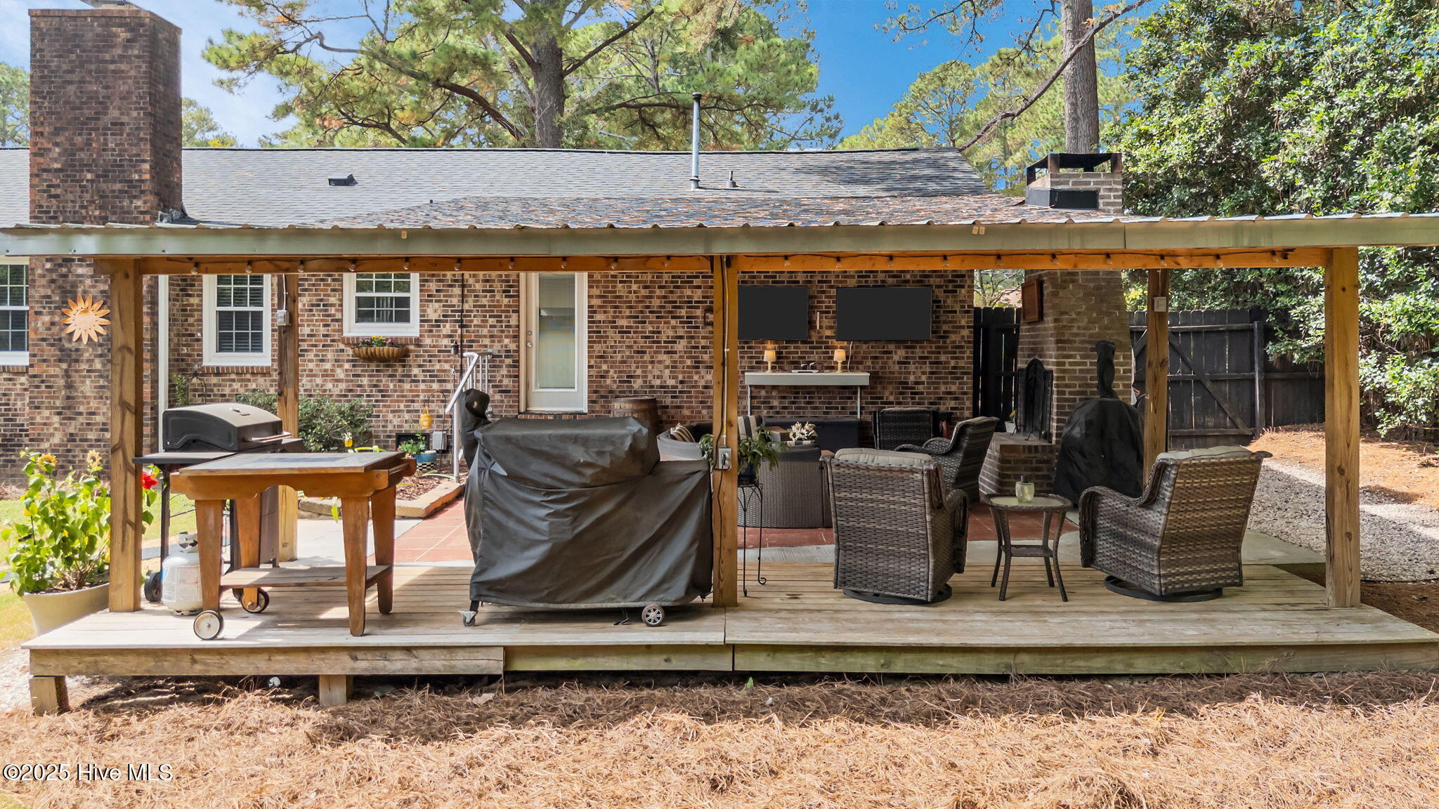 1404 Knollwood Drive NW