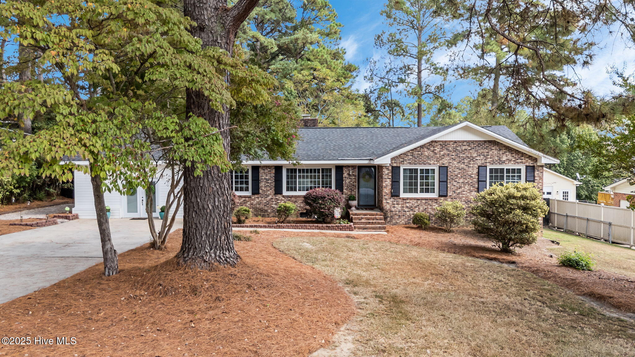 1404 Knollwood Drive NW