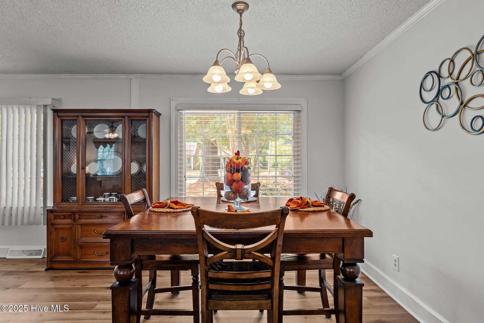 1404 Knollwood Drive NW