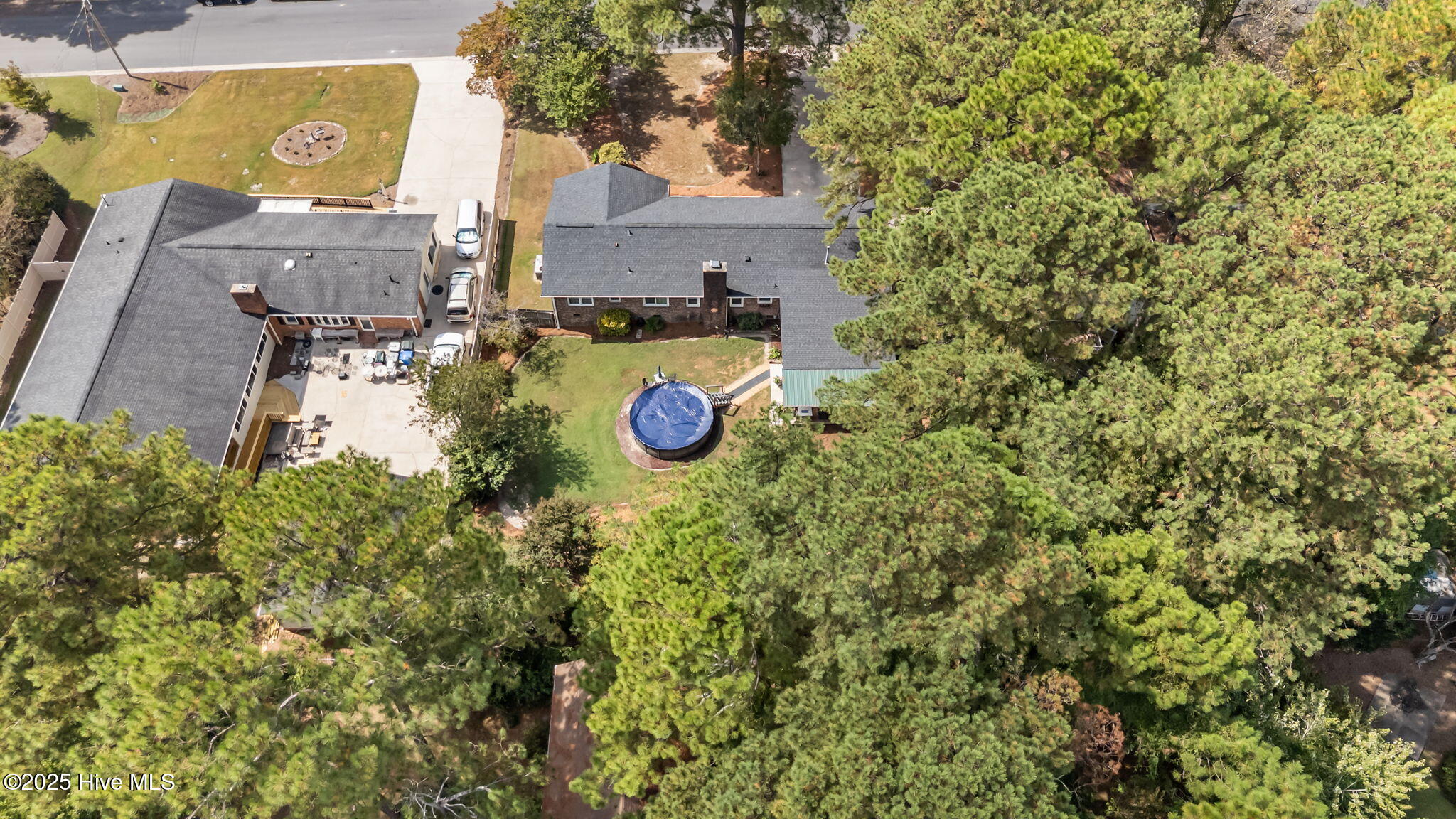 1404 Knollwood Drive NW