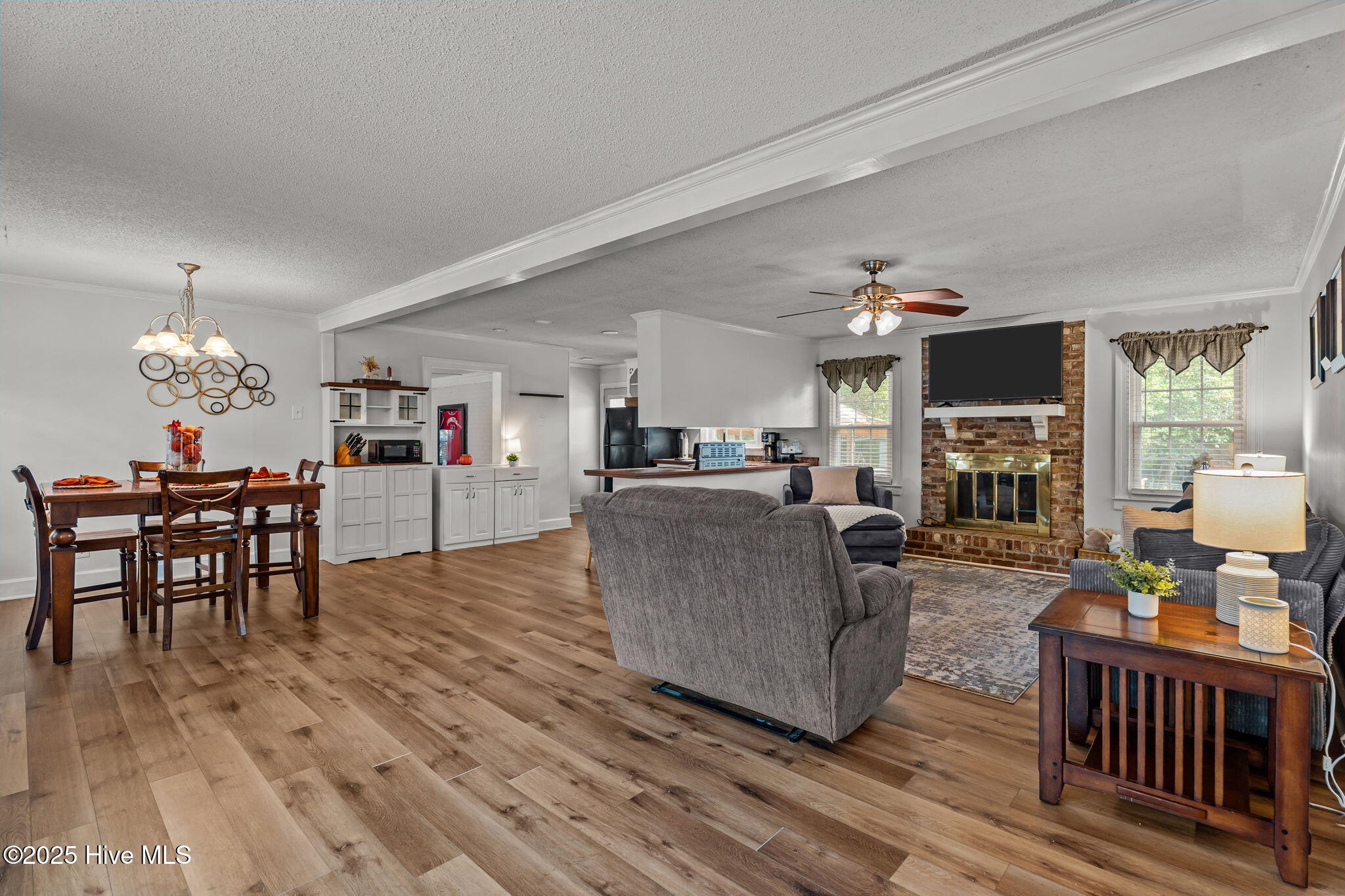 1404 Knollwood Drive NW