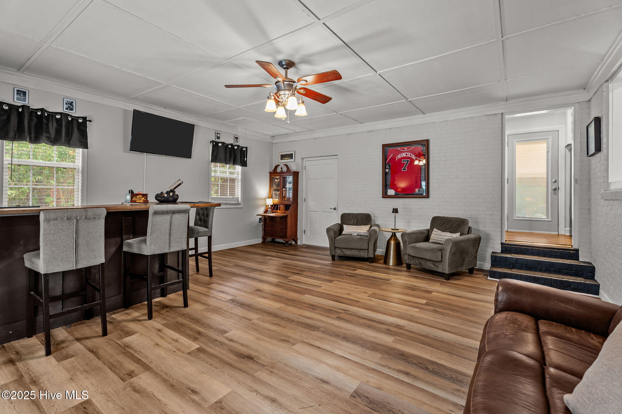 1404 Knollwood Drive NW