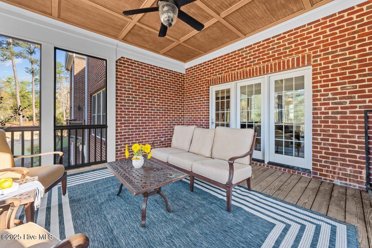 549 Grande Pines Vista