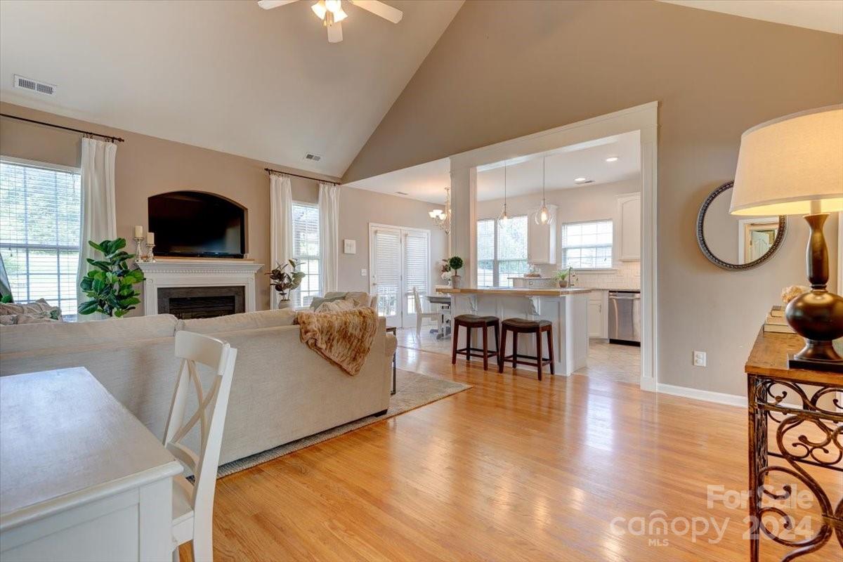 1109 Steele Meadows Drive Unit: 18