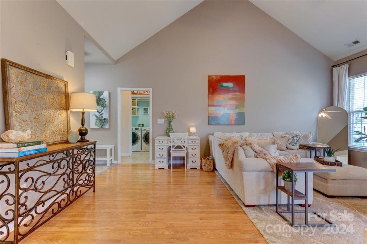 1109 Steele Meadows Drive Unit: 18