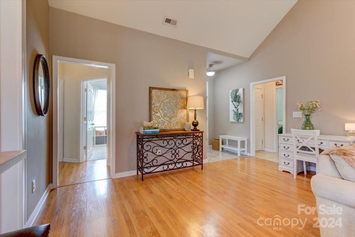 1109 Steele Meadows Drive Unit: 18