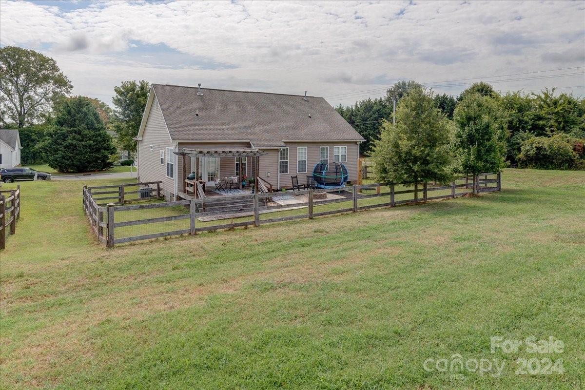 1109 Steele Meadows Drive Unit: 18