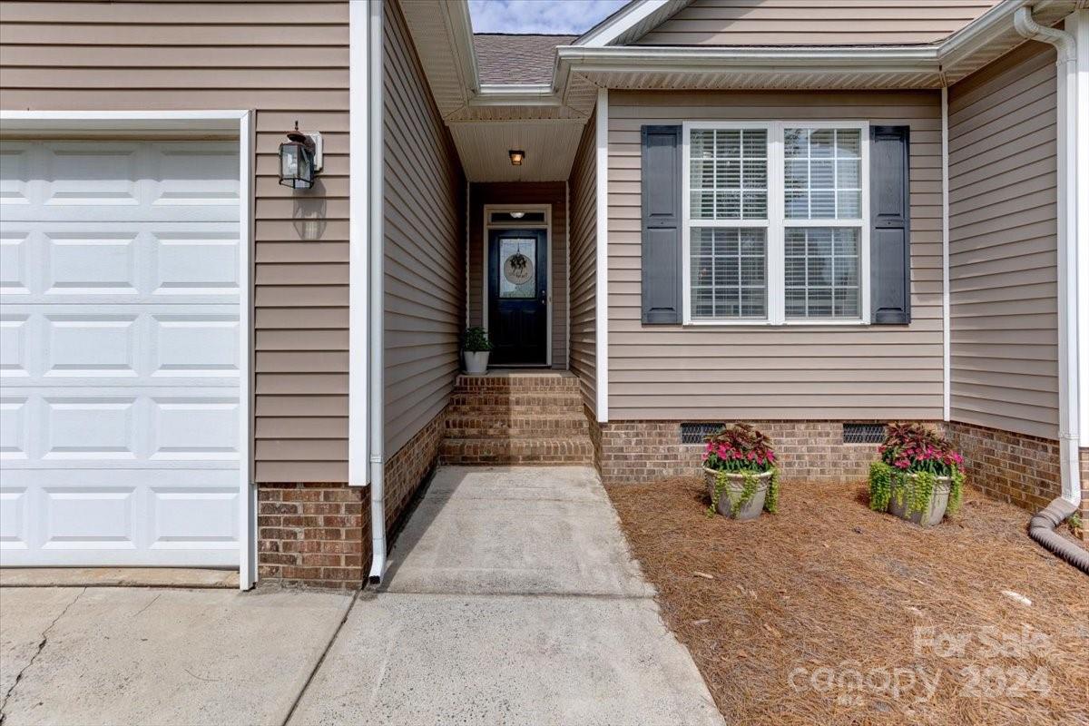 1109 Steele Meadows Drive Unit: 18