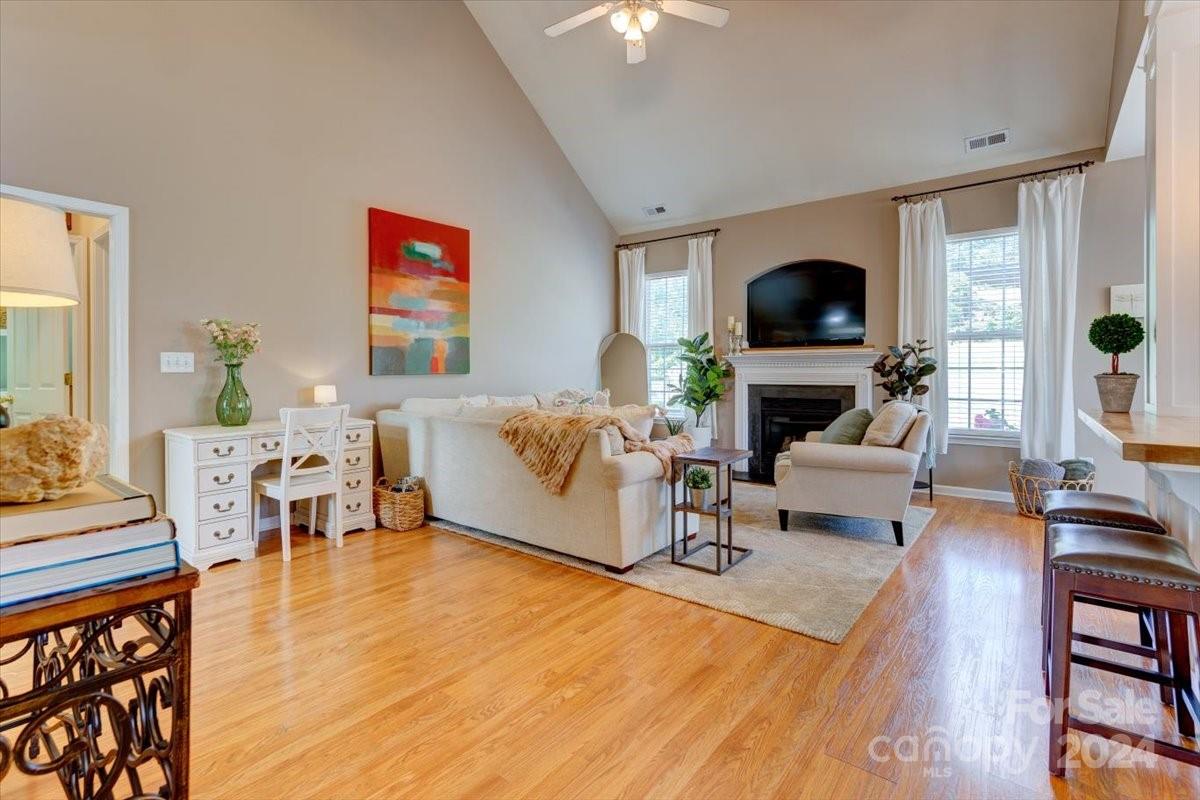 1109 Steele Meadows Drive Unit: 18