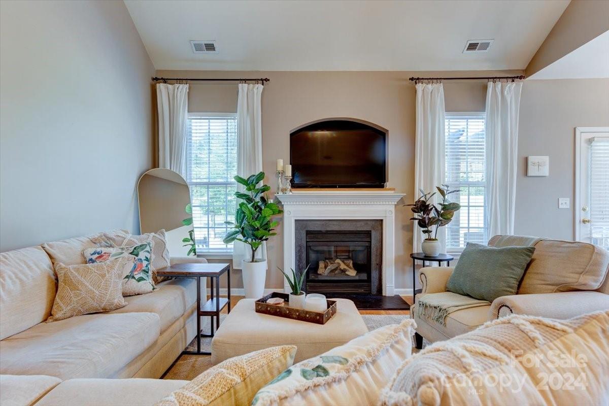 1109 Steele Meadows Drive Unit: 18