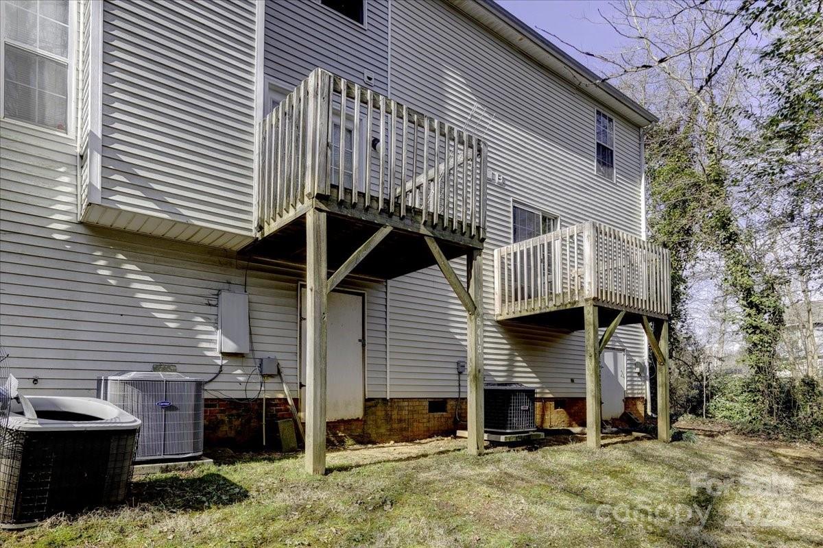 6411 Windsor Gate Lane