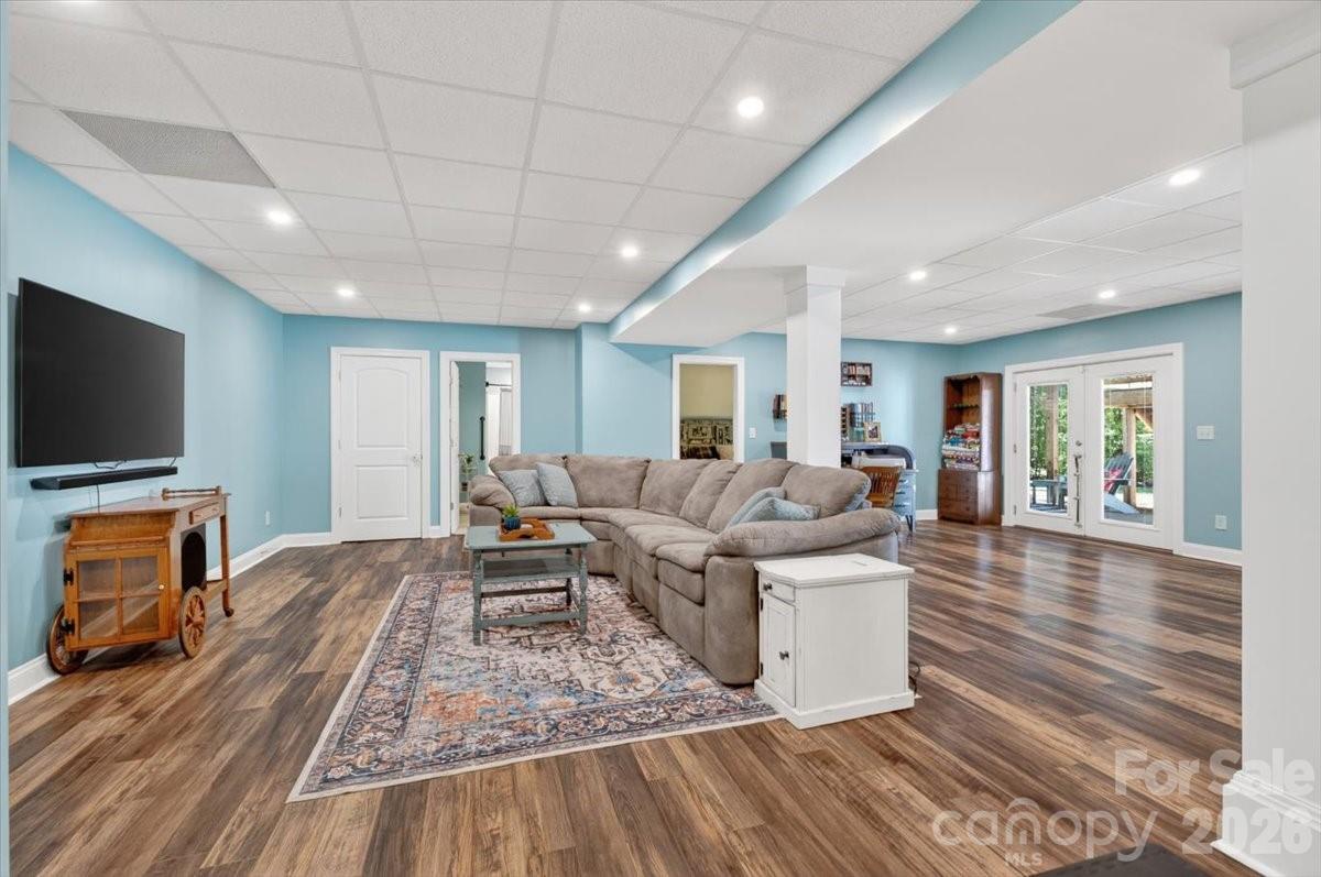 1048 Brevard Place Road